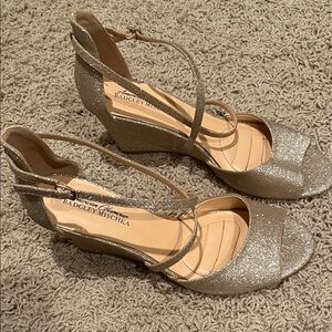 Gold sparkle wedges - Size 9